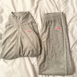 NIKE SWEATSUIT *CLOSET CLEANOUT
